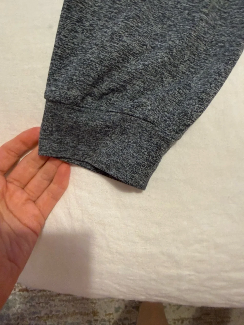 Vuori Woman’s Charcoal Drawstring Joggers - Picture 3 of 4